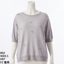 ビジュー付き大人の華やぎニットプルオーバー