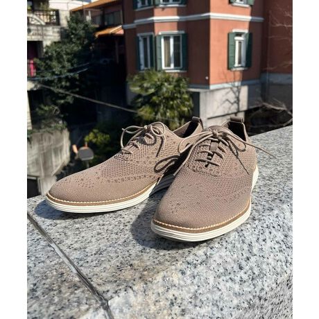 [^ԁFM0841ESH116]yCOLE HAAN / ORIGINALGRAND STITCHLITE WINGTIP OXFORDzR[ n[̃ACRłIWiOh\[ɁAƎ̃XeBb`CgAbp[̗pgbvZ[p^[łB^q[ȂǕIɃU[gpAJWAiȎdオBGRAND.OSeNmW[̗pDꂽNbVAȐByʂŉKȗSnɎdオĂ܂ByCOLE HAANzR[n[1928NɒaĈȗAVčslXzptH[}X𔭊ł邽߂ɁAAJENtg}VbvƌE𒴂Cmx[VZAɃptH[}X߂鐻i񋟂Ă܂B