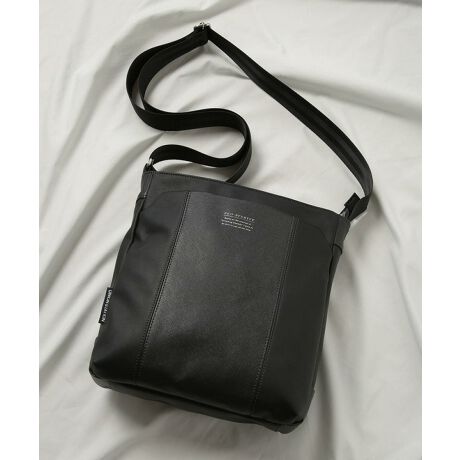 [^ԁFM0852EBG013]ԂȂ̂ɑeʁwPRO-SPERITYʒV_[obOxghɍEȂAigӎVvȃVGbgǋ܂B킹₷ȒPŎpIȈiłyf/fUCzPRO-SPERITY( vXyeB ) fޕʒBTtB[A[mfނƃX[Xfނ̐؂ւobOBVbNŗ\͓IBԂȌڈȏ̎[͂܂ByProsperity/vXyeBzProsperity(vXyeB)Ƃ́AuɉhEEK^vӖĂ܂BȂׂ̗ɂ鑶݂ł肽B̐l̗lXȕ_ɕݐƔɉh̊肢߂uhłBl̗lXȃV[ɑ΂āA̎X̗sAY⃌fB[XƂŒTOȂAt@bVA@\Ag₷ɈꂽobOuhłByUNION STATION/ jIXe[Vzu肰ȂivL[[hɑlɌAfފƒSnɂACeWJBЂ𒣂炸Ɏɍy߂Aꂢ߃X^CĂ܂B͕ʂĂ݂Ȃ܂̐S邭Ȃ胏NNA₩ȍgĂ悤ȁhꒅh͂܂BOł̎Be摜͌̉ŁAۂ̏i薾邭ꍇ܂Bi̐F͐nAbvEX^WIBẻ摜QlB摜̏i̓TvƂȂ܂̂Ŏۂ̏iƎdlAHATCY኱قȂꍇ܂B