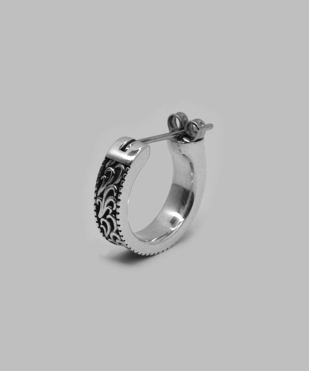 超美品 LH HOWL クロッシングピアス タテガミスクロール シルバー925 LION HEART ピアス LH HOWL クロッシングピアス/タテガミスクロール