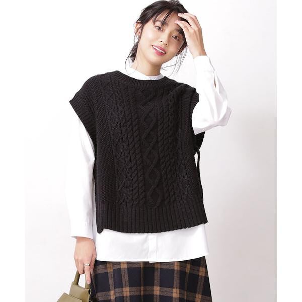 ケーブルニットベスト&スタンドカラーシャツレイヤードセット