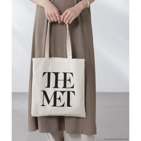 [^ԁF6695232300]A[gʁASʂ2ʂy߂2WAYg[gʒ|CgEimEjo[XłɓȂ^ʒfUCE[gbNA[gʂƁAuThe MetṽrbOŚA͋C̈ႤʂŊy߂g[gobOEj[[Ńug|^pفvƁAtX̉ƁuAEhEgD[[Y[gbNvA[g̃R{ACe(p^[1)EAʁF[gbN炵▭ȐFR[fBl[g̃|CgɂȂA[gEBʁFuThe MetṽS傫vgfUC(p^[2)EAʁF͂ƊGgݍ킹mg[̐EBʁFuThe MetṽS傫vgfUCfށE肵zfނgpEƒł̐֎~TCYEA4TCYAg₷TCYyg|^pفzÊnɂ5Nȏɂ킽镶YW郁g|^pفB1870N̑nȗAPɊ󏭂Ŕpi̕ɂƂĂł͂ȂAȏ̂̂ǋĂBAg|^pق̔pi͓WCxgʂĐV^A╶𒴂VACfBA▢mȂȂĂByAEhEgD[[Y[gbNzzȃCtX^CŒm郍[gbŃA̓`IȐƐ؂藣Ȃ|p𐶂ݏoBނ̂킸10N]̃LÁA19Ĩpɂuߑŉ̒avƁǔyvWƏdȂB[gbÑ|X^[̓p̃}g̃G^[eCi[ZueBƂĐ`ALpgOt(Δŉ)ƂOIȔ}̂Ȍ|p̈ɂ܂ō߂B戵@ed́A܂͉sȂ̂̏ꍇʏ̂gpłA^ޓj鋰ꂪ܂̂ŁAӉBCɂFFڂꍇ܂̂ŁAӉBRyяƖ𒷎Ԏ󂯂܂ƁAϐF邱Ƃ܂̂ŁAӉB EhCN[jOEAC|́A^ϐF̌ɂȂ܂̂ŁABɋ߂ÂAxWEVi[gp肵ȂŉBt@Xi[EzbNE{^EEXgbuxg͐̕gpBgpꂽꍇA͋ɓx̕Sꍇ́Ayѐij鋰ꂪ܂̂ŁA戵ɂ͂ӉBۊǂ̍ۂ́AȏԂ̓ꏊ͂BTvɂĎBeA̐sׁAۂɂ͂鏤iƎdlTCYقȂꍇ܂B\񎞂͐Y̓sA͂\莞Oシꍇ܂̂ŁA\߂B̓BeɂFقȂꍇ܂BF̓X^WI摜̐FQƂB