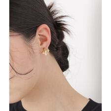フラワーモチーフピアス