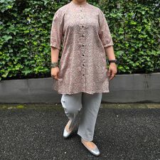 [ 洗える ][ シアサッカー調 ]ミラクルウェーブ小花柄チュニック