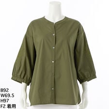 袖刺繍入りノーカラーブラウス