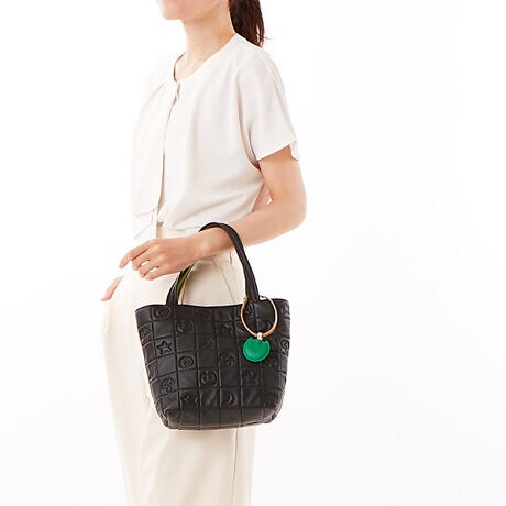 [^:57824]Ȃ₩Ŏɋzt悤ȃ\tgȗrvLeBOHzłB