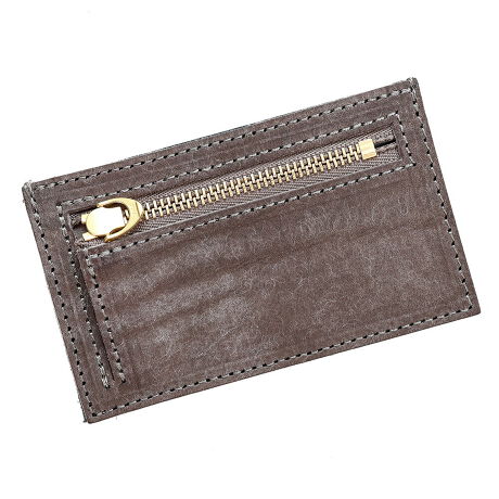 [^:0364-mr]yAGILITY affa(AWeB Abt@)ztOg~jtOgP[XɃRpNglׂ̈̂złBuقƂǂ̌ς̓X}zŊvƂLbVXEJ[hXȌlɂ߁BtOgP[Xi~jzjɃRpNgɂ܂Bx₿Ƃߏ̂oȂǂɁAC̍z͕ʂɂāA悭gJ[hƂƂKĕ̃|PbgɔE΂AƂ悤Ȏgł܂B{̂̓J[h3EDi3܂j1Et@Xi[K1 ݂̂̃Vv\BDȂƂ́AXy[XɃJ[h2`3x܂Ƃ߂ē邱Ƃł܂Bt@Xi[|Pbgɂ͏K10`12xA܂͌Ȃǂ܂Bt@Xi[ɂ̓}`Ă̂ŃRpNgȂoꂪ₷ȂĂ܂B܂莝Ȃlɂ́wŏ\xȍ̃~jzBߔNł͌gppx̍yJ[hzCɍlA3ĩJ[hP[Xx[XɃfUC܂B[i:03649188,03649189,03649190,03649192,03649201,03649202]yvɂāz}S[XNb`HICU[C^ÃgXJ[iB|eEAEGSnɂVirgilio Conceria ArtigianaЁiBWIER`FAEAeBW[ijA\ʂ̃XNb`H̃V_[vłB@BWIЂ1961NɑnƂꂽ^i[łB gXJ[iB̓`IȁuX[oX^j@v̗p鐔Ȃ^i[1łB X[oX^j@Ƃ́Av𒷎Ԃƃ^jtɐZ@BԂƎԂĂ܂Avւ̕S͏ȂAv̓܂Ń^jtݍł߁AƂĂYȎdオɂȂ܂BƂẮAoPb^@̐A^j₵ŐdグAICvȂ̂ŁAgނقǂɖ킢[FɕωÂ鎩RȉoėAoNωiGCWOjłvłB\ʂ̓XNb`Hɂ肴^b`Ń}bgȈۂłAgނقǂɒʏ̋tvȏ̉łAoNω̐U蕝͂̊vłByAt^[PAӁzɐZICvĂ̂ŁA{Iɂ͊@x̃PAŗǂԂۂĂ܂BNȏgpGCWOiނƁAoĂ܂̂ŁAvp̃N[hzĂƂŊv̎т܂B菇ƂẮA܂vp̃uVŕ\ʂ̉𗎂ƂAvpN[𔖂hzA@ŎdグĂBpxƂẮAĂɈxŏ\łBv{̕\fފ߂ɁA\ʂɖhHĂ܂BHۊǁA^̍ۂɎC荭ȂǂƂ܂B\ʂ̐F̔ZẂA̍╔ʁAxɂĈꖇꖇoقȂ܂B