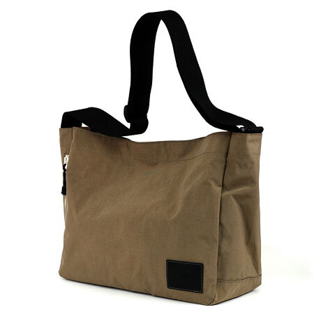 [^:0797-zn]yAGILITY affa(AWeB Abt@)z@NrbOV_[kHiC̃rbOV_[obOłB VRfނ̂悤Ȗ̂郔BWAɁA̘â悤ȓƓȎƁAyEkHiCgpBAEghAeCXgȂvƂ̑ǂAlȕ͋CɎdグ܂BAJ̐VzBgpĂj[Xy[p[obO甭z𓾂rbOTCY̎΂ߊ|V_[obOłB̋@\͂̂܂ܐA{̌zbN{^ŊȒPɊJł̂ŁAȂłm̏oꂪ₷̂łByʂeʂȂ̂ŃTNTN܂B{̍ɂ̓X}zȂǂt@Xi[|PbgĂAɔwԂőfANZXł悤ɐݒu܂B{̂A4TCY]TœTCYłB}`傫߂Ȃ̂Ń`{bNXȂǂyɓ܂B{̃Ci[̃TChɂ500ml̃{g܂肽ݎPcɎ[ł{gX[uĂ܂BCi[둤ɂ̓L[[vt̃t@Xi[|PbgAzȂǋMdîɂ߂łBxgɂĂ郊OJriɂ́ACz|[`~jzȂǂt邱Ƃł܂ByfނɂāzkHiCkH{Aâ悤ȃhCȃ^b`̃ViCłBkHƂ́A@ۂȖiŖc邱ƂŎɖc݂A@ۂ̑̐ς邱ƂŁA̕nkŋl܂悤ȕ dグ邱ƂoHłBn̖xグ邱ƂŁAʏ̃iCx܂B^XH(QȂӂƏ_炩Ȏ̎)gpĂAȃCNȎdオŔẑ悤݂܂AƂĂŷłB܂AH{Ă̂ŁAH\ʂ藎Ă܂BiĤ܂܂ɂĂƐnɟݍł܂Ƃ܂̂ŁAGꂽۂ͌y@ĂBj