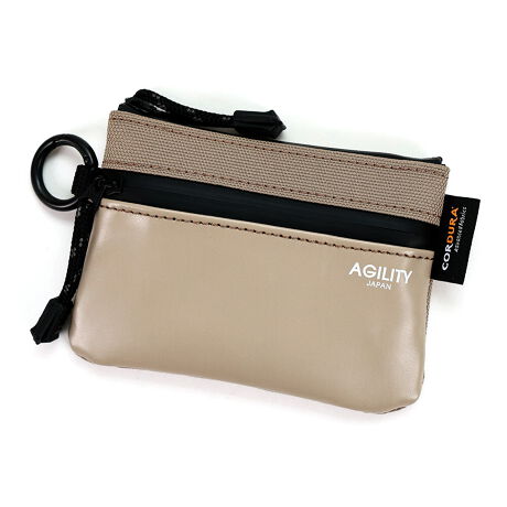 [^:0742-wps]yAGILITY affa(AWeB Abt@)zW|[`EHbgLbVXɒH蒅|[`EHbgłBy^t~@\zȃ[NeCXg𝛐nCeNfނ̃RrœsIȃC[WɎdグ܂BJ[hTCỸt@Xi[|[`y[XɝX[XU[ƝR[ft@ubNpAu^tŉigvRZvgɁuzƂĎg|[`vJ܂BO̐󂢃t@Xi[|Pbgɂ͏K20x܂BiKȂƂ̓J[h[j{̃gbṽt@Xi[JƁAɂ͐߂̎d؂肪AJ[h5`6xd˂Ď܂A󂢂̂ŏoꂪ₷ȂĂ܂B {̐[Xy[Xɂ2܂ɂD܂BzƂĂł͂ȂAp|[`ƂĂg܂BX[XU[~R[ft@ubN~YKK~t@Xi[̃RrŁA\ʂ͐͂}ȉJAEghAȂǂłd󂵂܂BiShł͂܂jTChɂĂ郊OJri͎RɒEłAobOpcɒ񂰂AlbNXgbvȂǂɂ΃lbNEHbgɁA[ɌƎRɋ@\gł܂B[i:07429213,07429214]yfނɂāzX[XU[Ɍ̎s̘V܃^i[EɉhvHƏ|vBkăXeAijx[XɁA\ʂ̓KXdグō̂鉐oAɍׂȃPV{̌^Ă܂B痿ŐFĂ邽߁AoNῶقƂǂAŏ̔ԂL[v܂B܂\ʂ̎dグɝ܂hz邱ƂŁA͂Av{̔iۂ܂Bicʂ̂͊v̕\ʂ݂̂łj \ʂ̎dグɝ܂hzĂ̂ŁA͂Av{̔iۂ܂B }ȉJɂȂdl̖{vU[łBR[fGRChLoXCrX^ЂCORDURA(R[f)t@ubN45Nȏɂ킽AϋvdvA\̗pAp[J[ɑI΂Ă܂BzΔ䋭xA􂫂C؂ɑς邱Ƃł܂Bϋv̍CORDURA(R[f)t@ubNgpobO̓n[hȈɂΉ鋭AȒPɂꂽ肵܂BR[fGRChLoX́AR[fƍĐPET̃TCNgpĂ邽߁A͂Ŋɂ₳iłB܂ARbgLoXƔׂƌyʂŌSxɂDAetH{ƂɂA\̝Ah@\܂BCORDUARA(R[f)́AϋvɗDꂽt@ubNɑ΂CrX^(INVISTA)Ђ̏Wo^łB