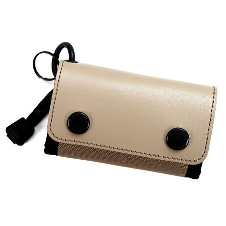 [^:0743-wps]yAGILITY affa(AWeB Abt@)zWL[P[XX}[gL[z@\t̝fރRr̃L[P[XłBy^t~@\zȃ[NeCXg𝛐nCeNfނ̃RrœsIȃC[WɎdグ܂BÕt@Xi[|Pbgɂ͏K15[\ÃJ[h|Pbgɂ3x̃J[h3܂ɂDd˂ē܂B {̂ɂĂL[Oɂ͉ƌȂǂ̃fBvL[𐔖{ł܂BOJriɂĂL[Oɂ̓X}[gL[ȂǂݒȂ傫ɂ͎Rɕς܂BX[XU[~R[ft@ubN~YKK~t@Xi[̃RrŁA\ʂ͐͂}ȉJAEghAȂǂłd󂵂܂BiShł͂܂jTChɂĂ郊OJri͎RɒEłAobOpcɒ񂰂AlbNXgbvȂǂɂ΃lbNEHbgɁA[ɌƎRɋ@\gł܂B[i:07439213,07439214]yfނɂāzX[XU[Ɍ̎s̘V܃^i[EɉhvHƏ|vBkăXeAijx[XɁA\ʂ̓KXdグō̂鉐oAɍׂȃPV{̌^Ă܂B痿ŐFĂ邽߁AoNῶقƂǂAŏ̔ԂL[v܂B܂\ʂ̎dグɝ܂hz邱ƂŁA͂Av{̔iۂ܂Bicʂ̂͊v̕\ʂ݂̂łj \ʂ̎dグɝ܂hzĂ̂ŁA͂Av{̔iۂ܂B }ȉJɂȂdl̖{vU[łBR[fGRChLoXCrX^ЂCORDURA(R[f)t@ubN45Nȏɂ킽AϋvdvA\̗pAp[J[ɑI΂Ă܂BzΔ䋭xA􂫂C؂ɑς邱Ƃł܂Bϋv̍CORDURA(R[f)t@ubNgpobO̓n[hȈɂΉ鋭AȒPɂꂽ肵܂BR[fGRChLoX́AR[fƍĐPET̃TCNgpĂ邽߁A͂Ŋɂ₳iłB܂ARbgLoXƔׂƌyʂŌSxɂDAetH{ƂɂA\̝Ah@\܂BCORDUARA(R[f)́AϋvɗDꂽt@ubNɑ΂CrX^(INVISTA)Ђ̏Wo^łB