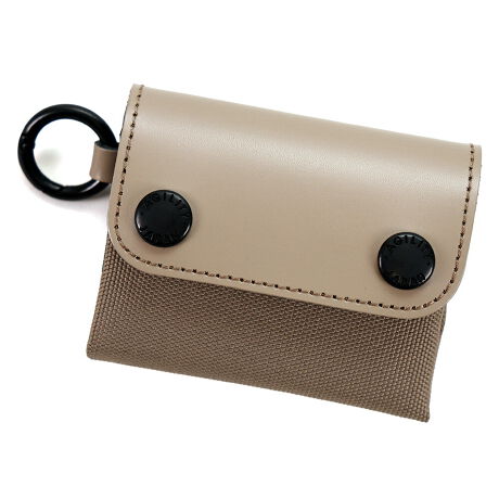 [^:0744-wps]yAGILITY affa(AWeB Abt@)zWRpNgEHbgRpNgɎdグfރRr̎O܂złBy^t~@\zȃ[NeCXg𝛐nCeNfނ̃RrœsIȃC[WɎdグ܂BDӏ炵܂莆̂悤ɐ܂肽ލ\ō邱ƂŖʂȃXy[X}ARpNgɎdグĂ܂BÕt@Xi[|Pbgɂ͏K10`15x[\BtbvJƓɂ2̃J[h|PbgAꂼ3x̃J[hd˂Ď[ł܂BJ[ȟ둤̃Xy[Xɂ10x̂D܂炸ɓ܂B㕔ɂĂṽ^uiJri~߁jɁAD𕪂ċނƂł܂BX[XU[~R[ft@ubN~YKK~t@Xi[̃RrŁA\ʂ͐͂}ȉJAEghAȂǂłd󂵂܂BiShł͂܂jTChɂĂ郊OJri͎RɒEłAobOpcɒ񂰂AlbNXgbvȂǂɂ΃lbNEHbgɁA[ɌƎRɋ@\gł܂B[i:07449213,07449214]yfނɂāzX[XU[Ɍ̎s̘V܃^i[EɉhvHƏ|vBkăXeAijx[XɁA\ʂ̓KXdグō̂鉐oAɍׂȃPV{̌^Ă܂B痿ŐFĂ邽߁AoNῶقƂǂAŏ̔ԂL[v܂B܂\ʂ̎dグɝ܂hz邱ƂŁA͂Av{̔iۂ܂Bicʂ̂͊v̕\ʂ݂̂łj \ʂ̎dグɝ܂hzĂ̂ŁA͂Av{̔iۂ܂B }ȉJɂȂdl̖{vU[łBR[fGRChLoXCrX^ЂCORDURA(R[f)t@ubN45Nȏɂ킽AϋvdvA\̗pAp[J[ɑI΂Ă܂BzΔ䋭xA􂫂C؂ɑς邱Ƃł܂Bϋv̍CORDURA(R[f)t@ubNgpobO̓n[hȈɂΉ鋭AȒPɂꂽ肵܂BR[fGRChLoX́AR[fƍĐPET̃TCNgpĂ邽߁A͂Ŋɂ₳iłB܂ARbgLoXƔׂƌyʂŌSxɂDAetH{ƂɂA\̝Ah@\܂BCORDUARA(R[f)́AϋvɗDꂽt@ubNɑ΂CrX^(INVISTA)Ђ̏Wo^łB