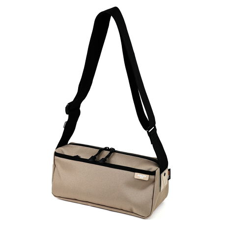 [^:0745-wps]yAGILITY affa(AWeB Abt@)zWV_[fރRrŉJɂV_[By^t~@\zȃ[NeCXg𝛐nCeNfނ̃RrœsIȃC[WɎdグ܂Bc[obOC[WBOX^̉V_[obOłB{͉̂傫߂ɂƂĂ500ml`1L̃{gⒷzA܂肽ݎPȂǂ]TŎ܂傫ڃTCYłBCi[wʑɂ̓L[[vĂÃJM܂|Pbg1ƁAJ[hP[XȂǂ|Pbg1tĂ܂BOɂ̓t@Xi[|Pbg1tĂX}zȂǂĂ̂ɕ֗łBxgɂDJĂāAV[Y̏ȂǂRɂԂ炳ċ@\JX^}CYł܂B[i:07459213,07459214]yfނɂāzX[XU[Ɍ̎s̘V܃^i[EɉhvHƏ|vBkăXeAijx[XɁA\ʂ̓KXdグō̂鉐oAɍׂȃPV{̌^Ă܂B痿ŐFĂ邽߁AoNῶقƂǂAŏ̔ԂL[v܂B܂\ʂ̎dグɝ܂hz邱ƂŁA͂Av{̔iۂ܂Bicʂ̂͊v̕\ʂ݂̂łj \ʂ̎dグɝ܂hzĂ̂ŁA͂Av{̔iۂ܂B }ȉJɂȂdl̖{vU[łBR[fGRChLoXCrX^ЂCORDURA(R[f)t@ubN45Nȏɂ킽AϋvdvA\̗pAp[J[ɑI΂Ă܂BzΔ䋭xA􂫂C؂ɑς邱Ƃł܂Bϋv̍CORDURA(R[f)t@ubNgpobO̓n[hȈɂΉ鋭AȒPɂꂽ肵܂BR[fGRChLoX́AR[fƍĐPET̃TCNgpĂ邽߁A͂Ŋɂ₳iłB܂ARbgLoXƔׂƌyʂŌSxɂDAetH{ƂɂA\̝Ah@\܂BCORDUARA(R[f)́AϋvɗDꂽt@ubNɑ΂CrX^(INVISTA)Ђ̏Wo^łB