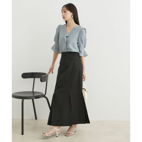 VIS【WEB限定】袖パールVネックブラウス【洗える】