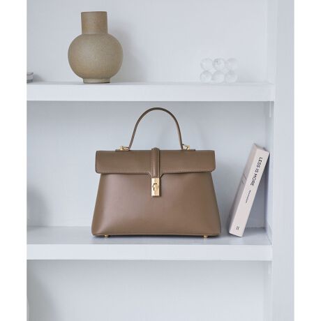 [^ԁFBVX44050]yfUCEVGbgzʋ/ItBXJWAAx̂oA؂ȓ̂oƕLV[Ŋ􂵂ĂyĎg̗ǂobOłBnhtbvɓ肵AzFɂȂǍ̂dオłAyĎ^т₷̂ł߂łBPOINTEO\ȃV_[t2WAYdlBEV_[WCg̃fUCłBErEāAڏɒuĂɂɂĂ܂BEɂ͎d؂|PbgtB܂ŒĂȂ̂ŁAٓȂǃ}`郂mƂ͑Oɂ炷Ƃo܂BEwICJ[hȂǂĂ|PbgtĂ܂BEzA500mlybg{gA܂肽ݓP傫BE11C`iPadpro傫B́AiBVX43210/BVX43211Ɠ^łBubNJ[̓tbvƎ̗nJ[G̓ubNɕύXĂ܂BV[Ỹ~jTCY`FbNIiԁFBVX44070yJ[zVFɃx[Wn(29)ǉBx[VbNŊ􂷂J[Lx6FWJBy߂̃X^COzʋ΃X^C/ItBXJWA͂Awij⑲ƎijȂǂ̃Zj[A܎O₨{QȂǂ̃tH[}V[ɂg܂Btɂ͍Ngh̃XJ[t킹IXXłB-----------------------------|Pbg̐F~2AO~1A4[F~z[FZV_[RFi߉j-----------------------------摜̏i̓TvłB ۂ̏iƎdlAHATCY኱قȂꍇ܂B