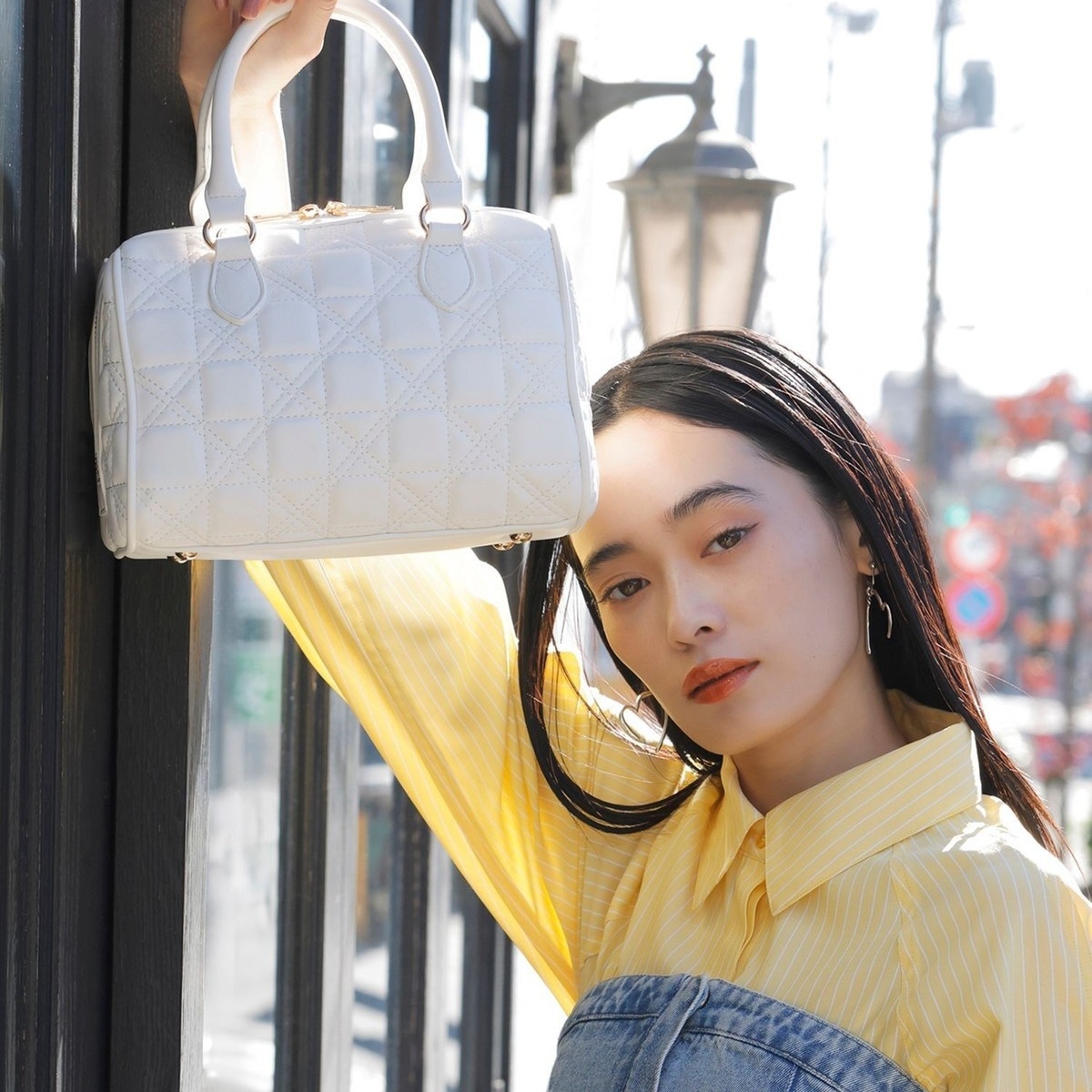 【美品】イアハピヨネ　コロンボストンバッグ　ハートチャームつき 美品】イアハピヨネ コロンボストンバッグ ハートチャームつき