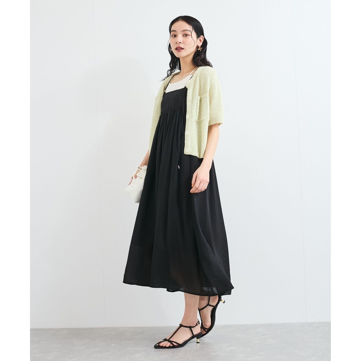 [�}���C]A���C���L���~�����s�[�X/�r�X�iVIS�j �u���b�N(01)