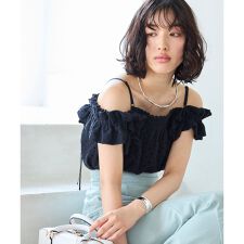 ビス(VIS)の【2WAY】エンブロイダリーレースショルダーブラウス
