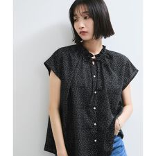 【WEB限定】ドットフリルネックブラウス/通勤対応