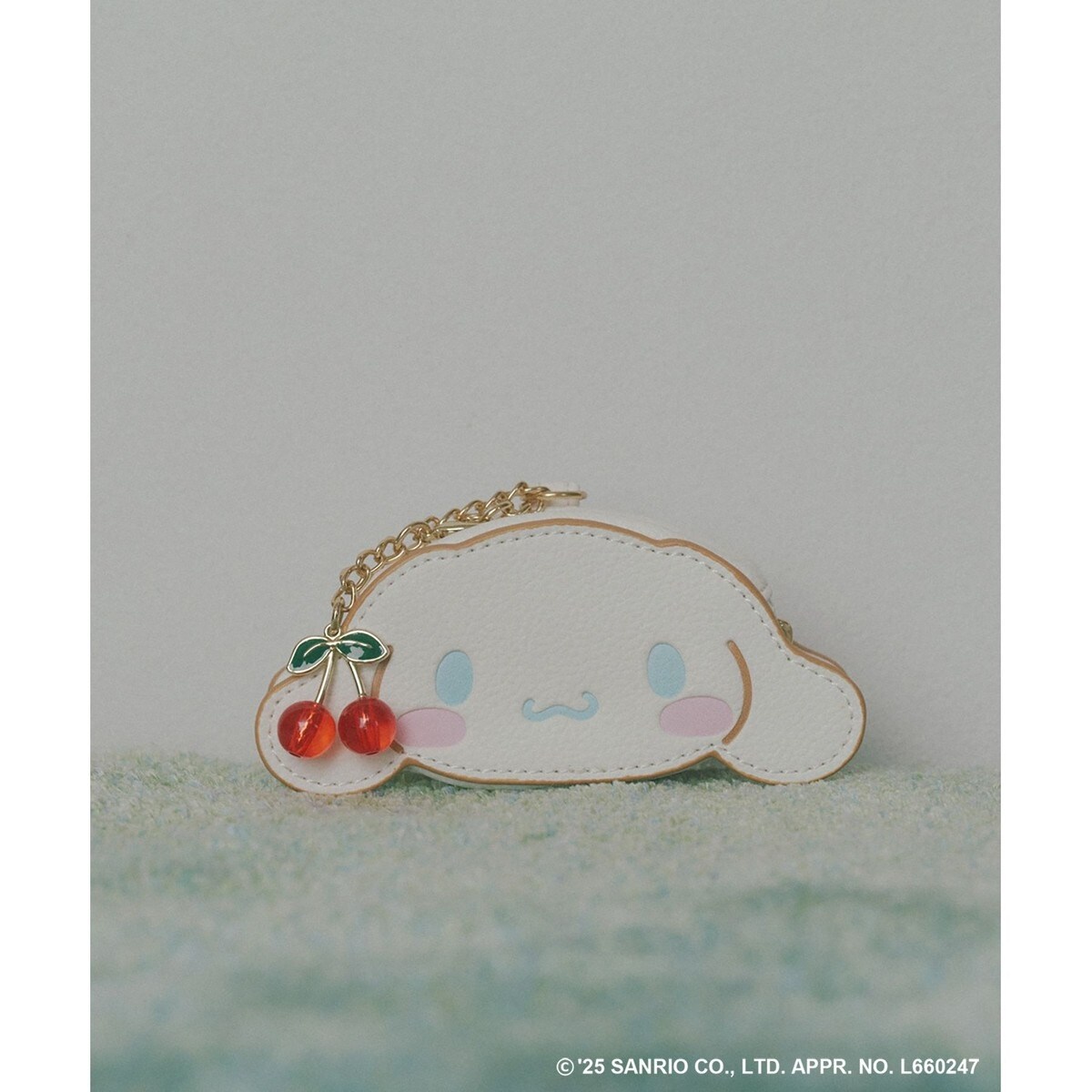 新品　シナモロール VIS コラボ　フェイスミニポーチ　シナモン　ポーチ　完売品 VIS ポーチ 「WEB/一部店舗限定」「シナモロール」VIS別注