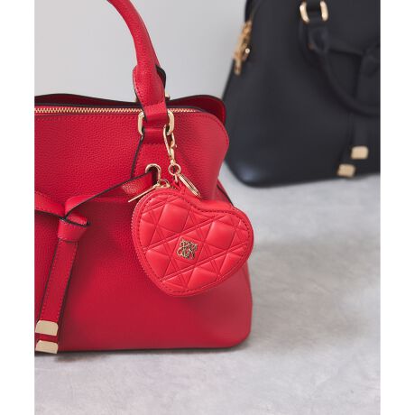 [^ԁFBVI45040]2025H~POINTEZ^[̃^Sƌ^fUC|CgIEAirPods⃊bv[ł܂B@c8cm /9.2cm/}`2cm̑ȃn[g^łBEiXJƃL[z_[Ă̂ő̃`[肨D݂ŃJX^Ē܂BEMtgɂ߂łByJ[zubNAbhAsN3FWJłBy߂̃X^COz莝̃obOAbN|[`̃t@Xi[ɂ͂AVIS̃obOɕtƉ炵oXɁBFBƐFႢɂJX^莩̃`[yŁBv[gƂĂ߂łB摜̏i̓TvłB ۂ̏iƎdlAHATCY኱قȂꍇ܂B