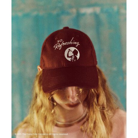 [^ԁFBVU75200]2025tāPOINTEjRJR[Ђ1930N~40NɃtH[JXAAĴ̎ɗsuf[h`ṽX^CC[WāALbvWJIE邾łȂꊴAbṽVv\fUCByfUCEVGbgz1930N̐FXȃACRS`[tALbṽZ^[tgATChAZ^[obNɎhJAeV̏オLbvɎdグ܂ILbv̌뒆SɃAWX^[tĂ̂ŁA傫̒߂\łByfށzRbg100̃cCfނgpĂ܂ByJ[zx[VbNȃubNJ[ƍV[Ygh̃{h[J[2FWJłBy߂̃X^COzAX^NgbvɓV[ỸTybg(i:BVM75200)ƃNbvhVc(i:BVH75200)ɃLbv킹X^C߁Bi[XJ[g⃏s[XX^COɐh̃LbvŃtF~jnTX^CO߁BgTimelessly by Your Sideh 𒴂ĂׂɃRJR[̗ネSɏhh^CXȖ́hCXs[VɃXyVRNVWJ܂B-------------------------------VIS1930ÑAJōLÂ߂̃fjJ`[BRJR[̌_ƂƂɐ܂ꂽ̎̃[hAVIS炵_ōĉ߁Bgh؂ɂȂA^CXȖ͂ƍ̋Cd˂AARŐꂽfjX^CĂ܂B-------------------------------yCoca-ColaACezEobNGuC_[NbvhVc(i:BVH75200)ESvgt`TVc(i:BVM75200)EtHgSvgA\[gTVc(i:BVM75210)EGuC_[Tybg(i:BVY75200)EGuC_[Lbv(i:BVU75200)摜̏i̓TvłBۂ̏iƎdlAHATCY኱قȂꍇ܂B摜ɂĂ͎ۂ̐FƈقȂꍇ܂BF͐nAbv摜mFB