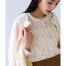 ビス(VIS)の【WEB限定】ゴールドボタンタックブラウス