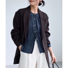 ビス(VIS)の【WEB限定】ゴールドボタンタックブラウス