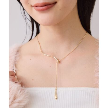 [^ԁFBVZ55010]y2025 Autumn/Winterzy25AWzPOINTEjAX^CŐꂽYVGgɁBEؚȃXl[N`F[Ɗ|킹邱Ƃŏ炵X^CbVȎdオBEXC_[dlŒ߂ƂĂȒPyJ[zS[hƃVo[2FWJłBy߂̃X^COzdV[ɂ͂AZj[V[ɂg܂摜̏i̓TvłB ۂ̏iƎdlAHATCY኱قȂꍇ܂B