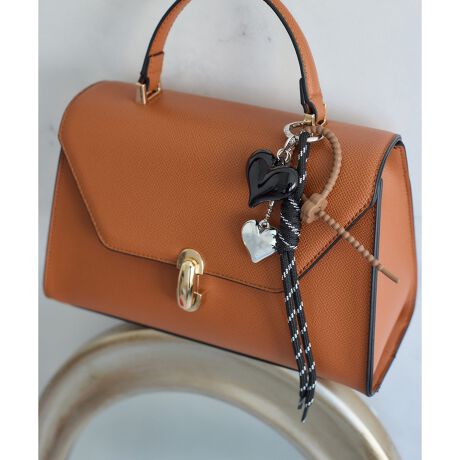 [^ԁFBVZ45210]y2025 Autumn/Winterzy25AWzPOINTEՂƂn[g`[tƁA^bNn[g̑gݍ킹炵`[Eіڂ⃍[vfBe[ȂǗVѐSvXĂ܂EobOɕt邾ňۂςAy₩ŗ̊̂VGbgyJ[zubNAbh2FWJBy߂̃X^COzg[gobOV_[obOɕtƁA|CgɂȂ肨߁BJWAȃbNLoXobOɍ킹ĂAVѐŜX^CɂȂ܂B摜̏i̓TvłBۂ̏iƎdlAHATCY኱قȂꍇ܂B