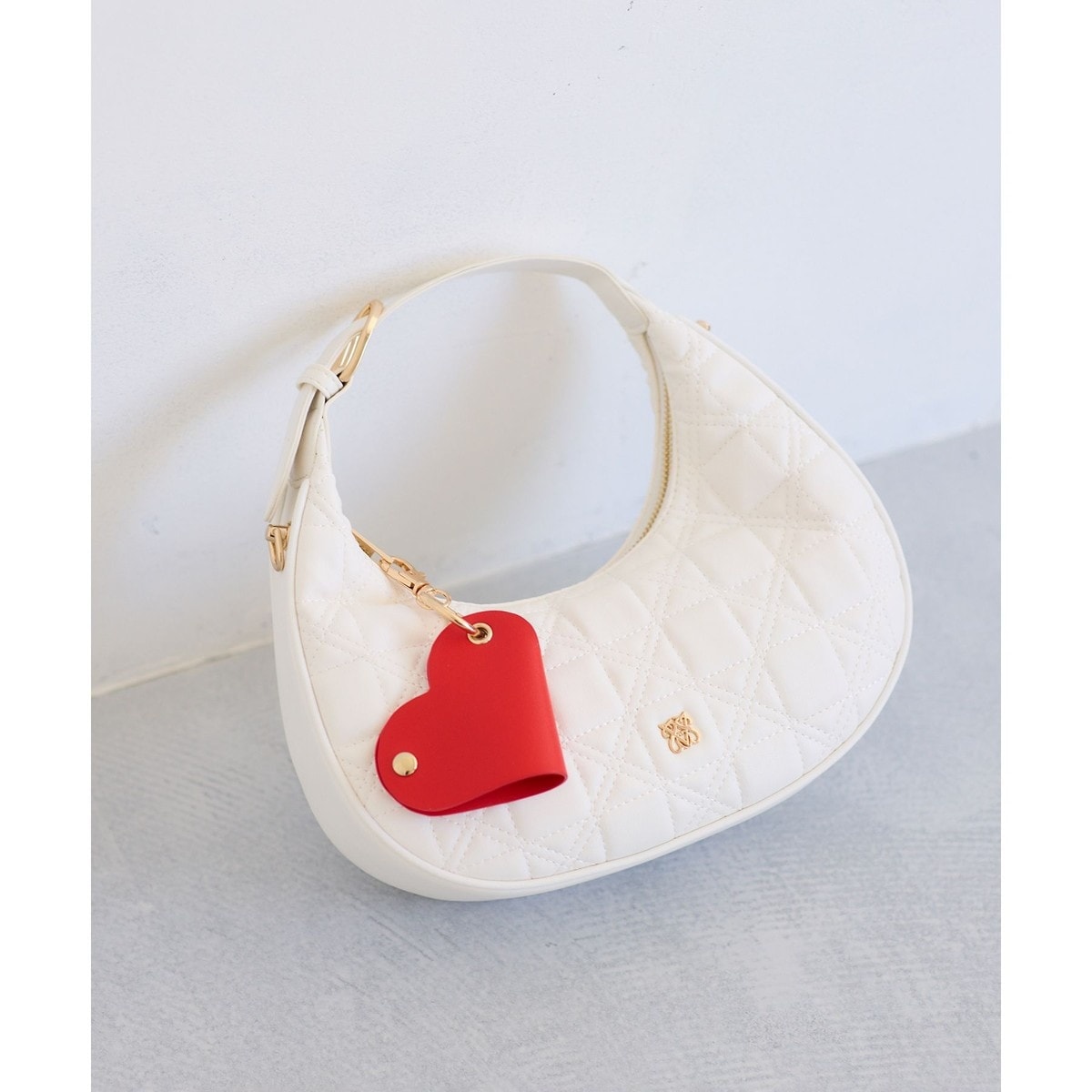ハートチャーム付き2WAYキルトバッグ