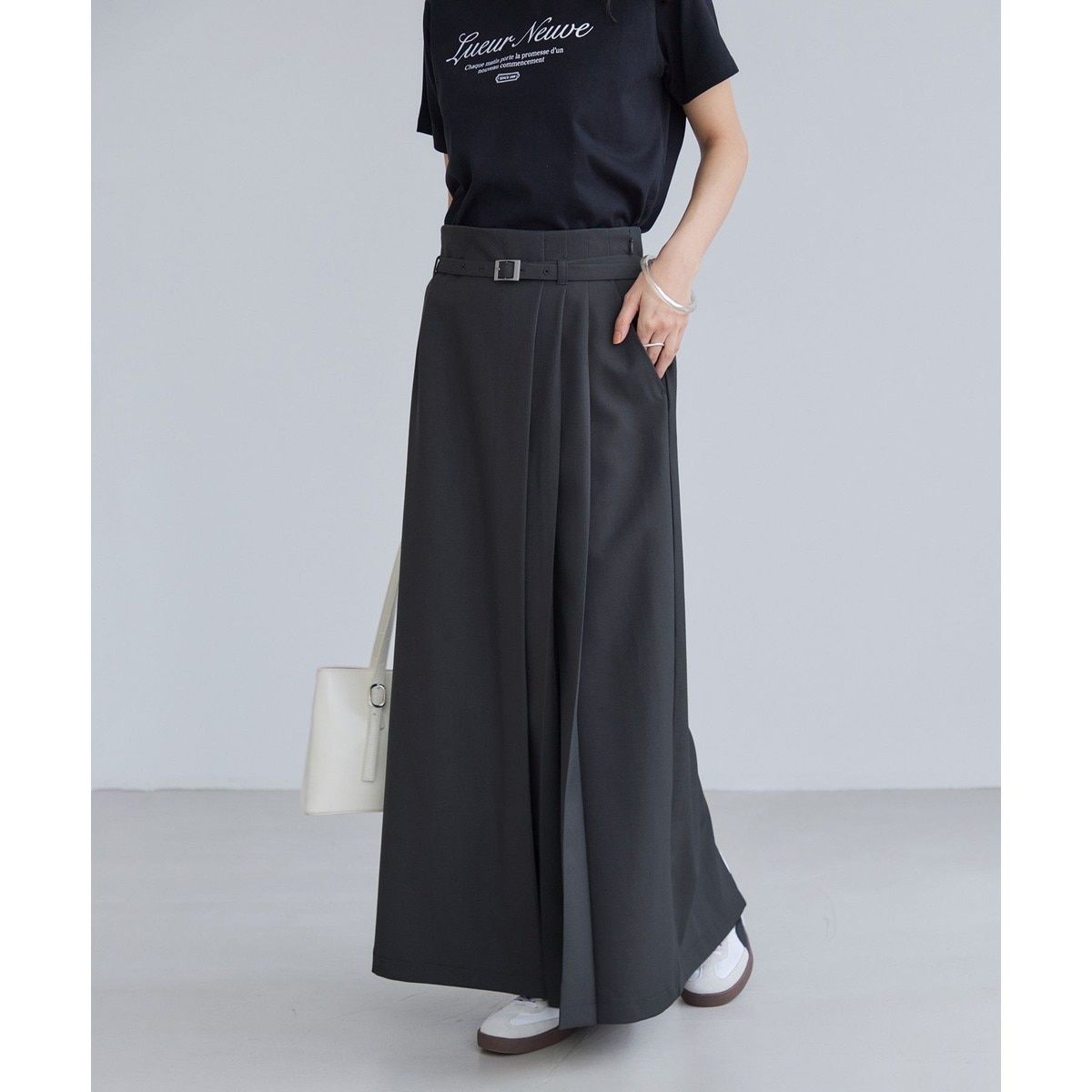 [�}���C]�A�V�����g���[�v���[�c�X�J�[�g/�r�X�iVIS�j �`���R�[��(06)