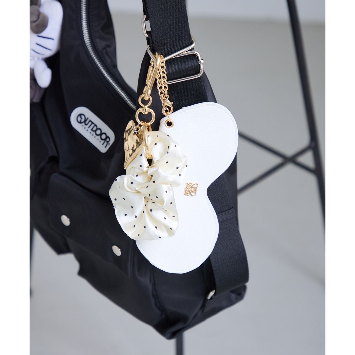 2点 まとめ商品 専用❤︎花柄&アルファベット柄×ブラウン❤︎チャーム付きボリューム
