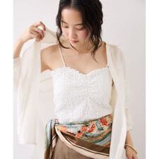 カップ付きシャーリングキャミソール