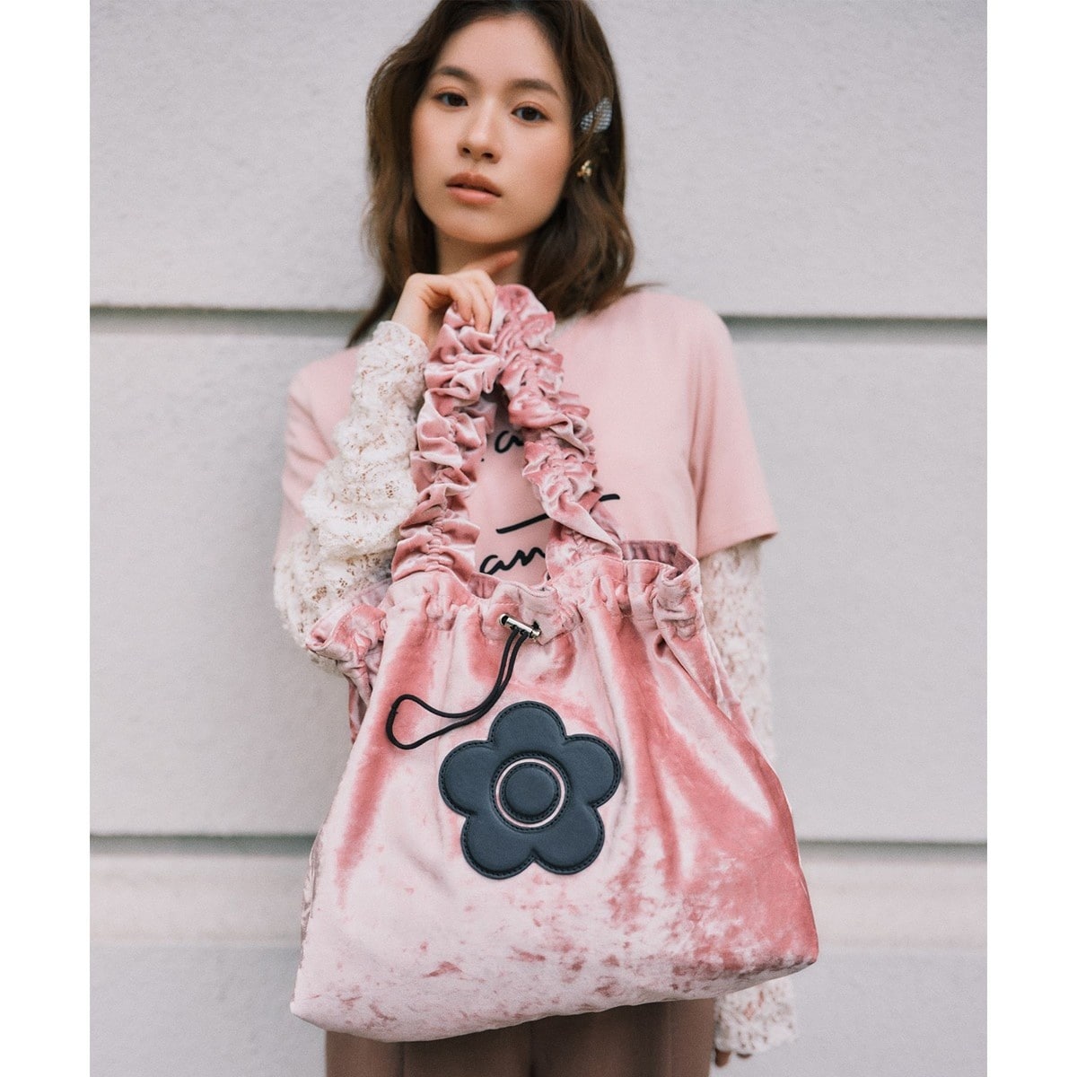 MARY QUANT×VIS】フリルハンドルベロアトートバッグ | ビス(VIS