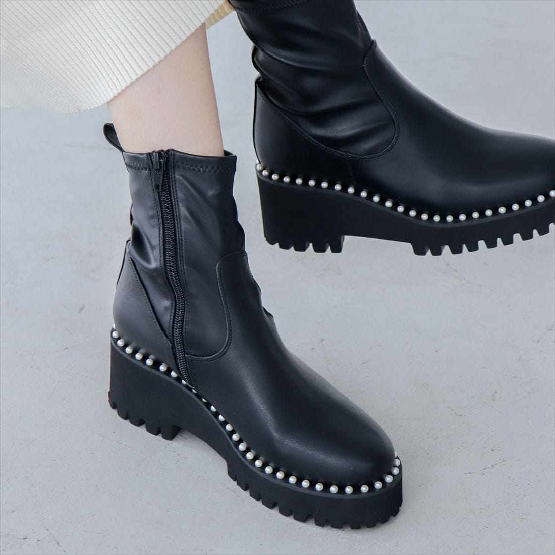 24秋冬新作】6.5cm厚底ソールソフトストレッチショートブーツ IX5511 24秋冬新作】6.5cm厚底ソールソフトストレッチショートブーツ IX5511