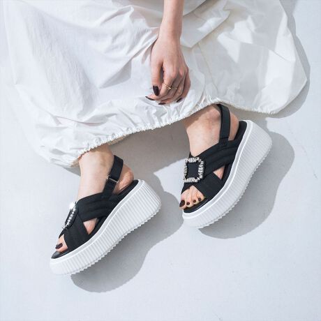 yEVOL 2025SS collectionz傫߂̃LLrW[ڂ䂭T_BVvȃfUCɃrW[邱Ƃő݊AR[fBl[gɍvXĂ܂Bӂӂ̒~͑T|[gĂAԂ̎gpɂXgXt[ȗSnJWAɂȂ肷ȂT_1[h[uɎĂACeB-----STAFF COMMENT-----yX^btSzFE23.8cmE23.8cmFWEE bFW pTCYFMRgFMTCY҂łB͍b߂Ȃ̂ŌԂȂ҂ɂȂ܂A~ƍbĂ̂ŁAtBbg͂CɂȂȂȂ܂BtBbgĂƂĂ₷łB̏uԂ͂҂ɊƎv܂Aނ̂ŃTCY͏グ肹ipTCYłƎv܂ByX^btMzFE23.7cmE23.5cmFWEE bFW pTCYFMRgF݂̂\[ŎɎƏd͊܂AۗƂ܂ŋCɂȂȂłBNXxg̑fނ_炩NbV̂ŁA肪ǂ₷łBobNxg̓}WbNe[vŒE\ŁAɍ킹Ēł̂łByX^btCzFE23.2cmE23.1cmFWED bFW pTCYFMRgF͑23.2cmȂ̂MTCYƂ]T܂A肵SnDȂ̂ŕi23.5cmMTCY𒅗p܂B͕iMTCYłIɂ͂Ƃ肪܂BbrIsb^߂Ȃ̂ŁAC̒őO肷邱ƂȂtBbgė₷łB߂̃NXfUCȂ̂Ńz[hQ\[́AƏd͂⊴܂AƃtBbg邽ߏd͋CɂȂɂłIs[X⃍OXJ[gȂǁAY߂ȃR[fɍ킹₷1łIy`bgŋCyɑkzInstagramDMɂāACɂȂ钅pfނȂǁACyɂkBEʐ^ŏڂ`邱Ƃ\łISnɂ͌l܂̂ŁA܂łڈƂĂBi摜̓TvgpĂ邽߁AFTCY̎dlɕύXꍇ܂̂ŁA\߂ByEVOLzfB[XV[YuhEVOLiC[{jg炵hAg炵hAgihȂǃghENIeB20NȏǋLȃCibṽuhłBinstagram(evol_official0)