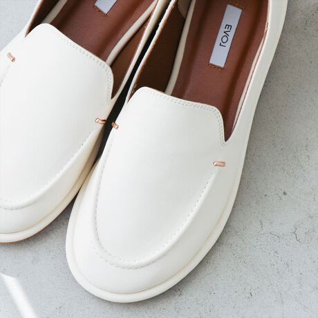 yEVOL 2025SS collectionzƂۂܐ悪VvȂR[fBl[gɃANZgĂ郍[t@[BJfUC͂肵ۂŗ̂ŁA[hy߂Ȃiō̂X^COy߂܂BƂ܂łƂɂ_炩̂ŁACCNɂn߂\tgȗSnłByTCYڍׁilTCY^23.5cmjzq[F1.0cmБdʁF222gAEg\[F9.5cm-----STAFF COMMENT-----yX^btSzFE23.8cmE23.8cmFWEE bFW pTCYF23.5cmRgF23.5cm҂łB23.8cmőLȂ̂őS̓Iɂ҂߂ŌԂ͂ȂłAޗ_炩̂őf┖߂̌Cŗɂ͋͊ȂłB24.0cm܂AƂ肪ôŎ͕i҂߂ŗƂ̂ł̂܂23.5cmŖȂłByX^btMzFE23.7cmE23.5cmFWEE bFW pTCYF23.5cmRgF߂͏tBbg܂Afނ肪ƂĂ_炩݂ǂȂ̂ŁAĂ23.5cmŖȂłBbɐ[葫z[hĂ̂ŁA肷邱ƂȂ₷̂ŁAԂ̂oɂǂłByX^btCzFE23.2cmE23.1cmFWED bFW pTCYF23.5cmRgF͑23.2cmȂ̂MTCYƂ]T܂A肵SnDȂ̂ŕi23.5cmMTCY𒅗p܂B̓\bNXpŕiʂ23.5cmŃsb^łIۂ݂̂ܐȂ̂ŁAẅȂƂĂKȗSnłBS̓IɃ\bNXpƃtBbgĂĂ܂łƂ͂ȂłAޗ_炩\tgȂ̂ŁALrI₷Ǝv܂ItbgȂ̂ɒ~ӂӂȂ̂|CgłB================================================y`bgŋCyɑkzInstagramDMɂāACɂȂ钅pfނȂǁACyɂkBEʐ^ŏڂ`邱Ƃ\łIyEVOL/C[{zinstagram(evol_official0)================================================Snɂ͌l܂̂ŁA܂łڈƂĂBi摜̓TvgpĂ邽߁AFTCY̎dlɕύXꍇ܂̂ŁA\߂B