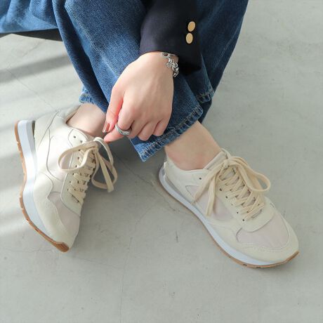 yEVOL 2025SS collectionzVvȃbNX̃Xj[J[ɑ傫Ȃ▭ȃTCỸS[h`[tANZgɉ܂B咣Ȃ̂ŕĩR[fBl[gɎ₷AOV[YĂXj[J[łB2.5cm̒悢݂̃\[Ȃ̂ŃfC[Ɏg₷̂yΉTCYzSTCYF22~22.5MTCYF23~23.5LTCYF24~24.5LLTCYF25~25.5yTCYڍׁilTCY^23.5cmjzq[F2.5cmБdʁF252gAEg\[F9.5cm-----STAFF COMMENT-----yX^btSzFE23.8cmE23.8cmFWEE bFW pTCYFMRgFL߂ōbłACpMTCY҂łBS̓IɃtBbg܂A[XAbvfUCōD݂̃tBbgɒł̂ŖȂłBfނ_炩đS̓IɌy܂B23.8cm̎łwl܂邱ƂȂ܂ByX^btMzFE23.7cmE23.5cmFWEE bFW pTCYFMRgFtBbĝ闚SnłAfނƍ肪_炩̂ŁAւ̈Ȃ₷łB[XAbvfUCōb͒߂\Ȃ̂ŁArIĩTCYŖȂĂƎv܂ByX^btCzFE23.2cmE23.1cmFWED bFW pTCYFMRgF͑23.2cmȂ̂MTCYƂ]T܂A肵SnDȂ̂ŕi23.5cmMTCY𒅗p܂B̓\bNXpŕiMTCYŃsb^łBȂǂƂ肪Ab̓[XAbvŒ\Ȃ̂ŁAL̕bȂǗlXȂ̕ɃtBbg₷Ǝv܂B̃\bNXŒp邱Ƃ̓TCYグă[XAbvė̂߂łB================================================y`bgŋCyɑkzInstagramDMɂāACɂȂ钅pfނȂǁACyɂkBEʐ^ŏڂ`邱Ƃ\łIyEVOL/C[{zinstagram(evol_official0)================================================Snɂ͌l܂̂ŁA܂łڈƂĂBi摜̓TvgpĂ邽߁AFTCY̎dlɕύXꍇ܂̂ŁA\߂B