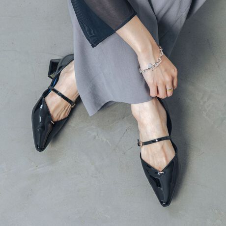 [^:IZ5799]yEVOL 2025AW collectionzlCVJbgpvXɐVfUCoIAbp[ׂ̍ȃS[hp[cƃq[̂CȂ^p[cioBZp[gfUC~ؚȃXgbvőYɌĂʂBܐ̓ɂ̓E^NbVgpAw̓yBɂ悤قǓłӂӂȃNbVQ̒~gpĂ̂|CgBJWAELCߖ킸ɍ킹DGACeByTCYڍׁilTCY^23.5cmjzq[F3.5cmБdʁF218gAEg\[F7.5cm-----STAFF COMMENT-----yX^btSzFE23.8cmE23.8cm/CYFWEEbFW pTCYF23.5cmRgFip23.5cmŖȂłBLłA͑fނ_炩߂ŃZp[gfUCȂ̂ŗn߂yɊ܂B24,0cm͏傫ĕƂƂɂȂ܂BbxgŒ߂ł܂ATCŶ҂߂Œp芴闚Snŗ₷łB̓TCYĂƎv܂ByX^btTzFE23.2cmE23.4cm/CYFׂ߁ECbFWpTCYF23.5cmRgF͑23.4cmłA肵SnDȂ̂24.0cmLTCYIԏꍇ܂A23.5cmł傤ǂSnłBZp[gɂȂĂׁA邭ƒE₷ꍇ̂ŕip̃TCY߂łBVJbgɂȂĂJbgCrʂA3.5cm̃q[g₷̂ł܂܂ȃV[ɌĂłB================================================y`bgŋCyɑkzInstagramDMɂāACɂȂ钅pfނȂǁACyɂkBEʐ^ŏڂ`邱Ƃ\łIyEVOL/C[{zinstagram(evol_official0)================================================Snɂ͌l܂̂ŁA܂łڈƂĂBi摜̓TvgpĂ邽߁AFTCY̎dlɕύXꍇ܂̂ŁA\߂B