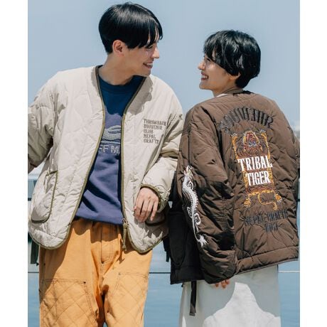 [^:2415104]sKRIFF MAYER H~lCACeuX[xjAhJLgJKvNoItȓ̂Ђ傤Lggm[J[WPbgłBobNɔzA^CK[O`[t̃IWihJZ@𗎂Ƃ񂾃M~bNIȃfUCłB胏ChȃVGbgŁAI[o[TCYȒȂy߂܂B̈e[v𔛂邱ƂŁAVGbg̃AW\Bɂ|Pbg̃{[`F[Atgt@Xi[̈e[vAוɂ܂łBe[WCNȃfBe[ƂȂĂ܂BYACełAfB[XɂIXX̃ACełBRZvg̃hbOACeiiԁF2415116DjWJĂ܂̂ły݂܂B-------------------------VGbgFChňFFȂLkFȂPA@F@􂢉ilbggpj-------------------------wKRIFF MAYERx(NtC[)General Wear for FAMILY CAMP!!ƑŒAJJWAe[}ɒaNtC[BƑƕ炷ɂ́AVeBƃlC`[̃{[_[ȂKvƊĂ܂B̈̃L[ƂȂ̂Aut@~[LvvƃNtC[͎v̂łB񂪁uT̓Lvɍsvƌ΁AuނĂ݂IƐVтIvu킽͕΂Ń}V}ĂIvƎqɂĂAȌiɈ悤ɂĂBNtC[ɒւA͑҂ɑ҂T̍}BƑƂ̓ʂȎԂ𓖂OɁBNtC[́uGeneral Wear for FAMILY CAMP!!vɂ͂ȑz߂Ă܂B@