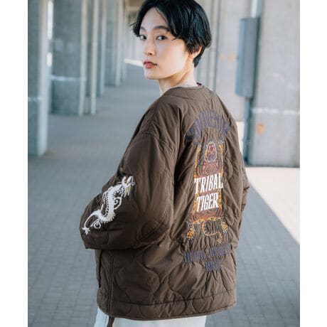 [^:2415104]sKRIFF MAYER H~lCACeuX[xjAhJLgJKvNoItȓ̂Ђ傤Lggm[J[WPbgłBobNɔzA^CK[O`[t̃IWihJZ@𗎂Ƃ񂾃M~bNIȃfUCłB胏ChȃVGbgŁAI[o[TCYȒȂy߂܂B̈e[v𔛂邱ƂŁAVGbg̃AW\Bɂ|Pbg̃{[`F[Atgt@Xi[̈e[vAוɂ܂łBe[WCNȃfBe[ƂȂĂ܂BYACełAfB[XɂIXX̃ACełBRZvg̃hbOACeiiԁF2415116DjWJĂ܂̂ły݂܂B-------------------------VGbgFChňFFȂLkFȂPA@F@􂢉ilbggpj-------------------------wKRIFF MAYERx(NtC[)General Wear for FAMILY CAMP!!ƑŒAJJWAe[}ɒaNtC[BƑƕ炷ɂ́AVeBƃlC`[̃{[_[ȂKvƊĂ܂B̈̃L[ƂȂ̂Aut@~[LvvƃNtC[͎v̂łB񂪁uT̓Lvɍsvƌ΁AuނĂ݂IƐVтIvu킽͕΂Ń}V}ĂIvƎqɂĂAȌiɈ悤ɂĂBNtC[ɒւA͑҂ɑ҂T̍}BƑƂ̓ʂȎԂ𓖂OɁBNtC[́uGeneral Wear for FAMILY CAMP!!vɂ͂ȑz߂Ă܂B@