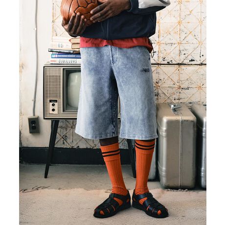 [^:BU2445808]CfBS̕ƃShJ|Cg̃bNXVGbgŃJWAȃNbvhpcBuKeep going My wayvBuktaioN^j́A1879NɃ}`FX^[ߍxőn݂ꂽCOhŌẪX|[cEFAuhłBjƓ`Ŕ|ꂽ@\fUC̃GbZXpȂ猻IɗƂ݁A̕ωȂ玩̃X^CтlX֌Ap̓`ƌ̃X^CJWAEFAĂ܂B