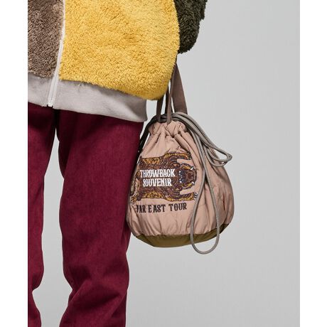 [^:2515117]X[xjAВobN̐V삪oBOtBbN͍V[YD]TRIBAL TIGERhJ{Ă܂B|Ǝ莝2WAYdlŎpob`BԂȌڂłAВȂł̗͂̓IȃfUCŎ[͂̂|CgłBY͂񃌃fB[XɂIXX̃ACełBX^CO̍Fgɂsb^6FWJłBOtBbÑm[J[AE^[ii:2515117jhbOEFAii:2415116DjWJĂ܂̂ŁANR[fy߂܂BKRIFF MAYERiNtC[jƑ݂Ȃ̖ɊyƏΊ͂BNtC[̕ɂ͂Ȏvlߍ܂Ă܂BYEfB[XELbYAXɃhbOEFA܂œWJBCȂXʂȎvoɕςuԂoAx[VbNIWieB[ӂVfC[EGAĂ܂B