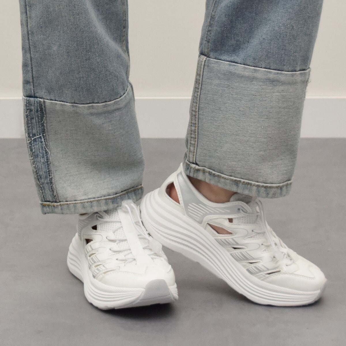 ウィンクルム（VINCULUM）/VINCULUM◆5．5cmヒール◆トグルレーススニーカーサンダル VINCULUM◇5.5cmヒール◇トグルレーススニーカーサンダル