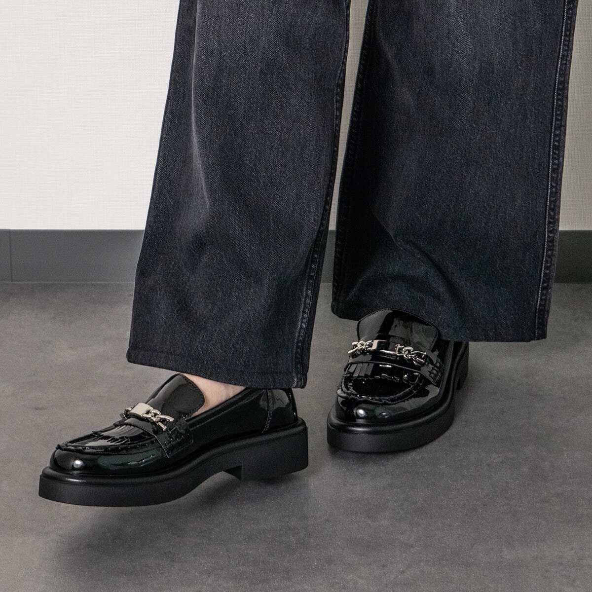 [}C]25H~V쁟Round About4cmq[`F[rbg^bZ[t@[/EhAoEgiRound Aboutj ubNGi