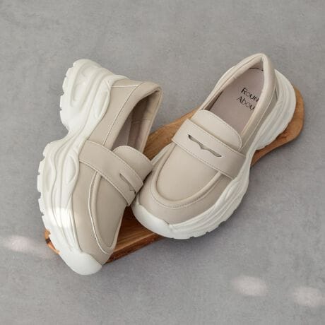 [^:451604]I[ZeBbNȃRC[t@[̃Abp[Ɍyʃ{[\[gݍ킹X^CAbvʂҏoȃfUCBNbV̂悢~s̏ՌyĂ܂BAbp[ނɝHAAbp[ނƃCjOނ̊ԂɖhtBADڂɎ~e[vA{̐ڒɖĥ{VCSzȓɂ₷V[YXȐJpV[YłBH͉ivIȂ̂ł͂܂BDړA@̌ԂׁAShł͂܂B܂߂ɖhXv[邱Ƃ߂܂ByRound About^EhAoEgzrelaxL[[hɁANbVAȐA Sn̂悳ǋ RtH[gV[YĂ܂BATTENTIONEYߒɐ鑽̃LYVꍇ܂B܂fނ̓A኱̐FCꂪꍇ܂Apɂ͖育܂BEAɑjꍇ܂iɉe͂܂BEBě̓ɂFČꍇ܂ B܂Aql̂gPCj^[X}[gtHʂȂǂ̊ɂFۂ̏iƈČꍇ܂BETCYZ(\L)͂܂ŖڈƂȂ܂B̌`ɂKTCY̌l܂Bd:246g