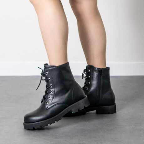 [^:353020]{̌`ɋ߂Iu[NgE̗p[XAbvu[ćAƂSnłBx[VbNȃfUCŃfC[Ɋ􂵂ĂꑫBAbp[ɂ͝H{A}ȈVɂΉ\łByʂŃNbVɗDꂽEVAfނƑϖՁAObv͂ɗDꂽo[fނgݍ킹h[h\[̗pĂ܂B\[̃o[ɂ͒ቷ̊ōdXpCNIȌʂ𔭊ꃉo[iΐFjzAXł̃Obv͂߂Ă܂BH͉ivIȂ̂ł͂܂BDړA@̌Ԃ芮Shł͂ȂׁA܂߂ɖhXv[邱Ƃ߂܂ByPARADIS COULEUR^pfBN[zhl̏̉炵hɂAfUCłȂfނtHɂ炵ǋyupfBN[vBo܂BATTENTIONEVRfނgpĂꍇAL̂ɂ\܂Asǂł͂܂BCɂȂꍇ͕ʂ̗ǂꏊɒuĂƌy邩Ǝv܂̂łBEv̕\ʂ̓LYt₷ׁA舵ɂ͏\ɂӂBJȂǂŔGꂽꍇAFڂ肷ꍇ܂B܂v̕iێ̂߁AȂׂG炳Ȃ悤ӉBEYߒɐ鑽̃LYVꍇ܂B܂fނ̓A኱̐FCꂪꍇ܂Apɂ͖育܂BEAɑjꍇ܂iɉe͂܂BEBě̓ɂFČꍇ܂ B܂Aql̂gPCj^[X}[gtHʂȂǂ̊ɂFۂ̏iƈČꍇ܂BETCYZ(\L)͂܂ŖڈƂȂ܂B̌`ɂKTCY̌l܂B:15cm:23cmd:372g