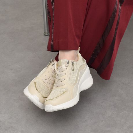 [^:45103D]ّfރ~bNXŃX^CbV7cm̃q[AbvXj[J[Bܐ悪2.5cm̌Ȃ̂ŌڂقǍAq[ȕł₷fUCBNbV̂悢JbvC\[s̏ՌyĂ܂Bt@Xi[tĂĒE₷AfC[ɂsɂ߂łBRound About (EhAoEg)relaxL[[hɁANbVAȐA Sn̂悳ǋ RtH[gV[YĂ܂BYߒɐLYꍇ܂B܂fނ̓A኱̐FACꂪꍇ܂A͑fނ̓ƂȂ܂BAɑjꍇ܂BBě̓ɂFČꍇ܂ B܂Aql̂gPCj^[X}[gtHʂȂǂ̊ɂFۂ̏iƈČꍇ܂BTCYZ(\L)͂܂ŖڈƂȂ܂B̌`ɂKTCY̌l܂B\߂Bd:253g