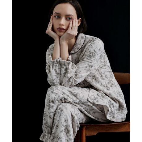 [^:25-71415]iʁjȎŕ҂ݏグɗDfށuȐڌvQ̐n̊Ԃɖȁi킽jAʏ̐ڌfނgłB\͖Ȃƃ|GXe邱ƂŌyA^ꂵɂ_炩ȑfނłBg[Ŏdグ_ȉԕɉBꂽpij|CgB@ׂYȃ^b`ŁAlŗ̂J[OɎdグ܂B̏Ԃȋ݂ƃyv؂ւiȈꖇBfUC|Cg̃xxbg{́AElJɍグ́BTeƃxxbggݍ킹IWi{ɂȂĂ܂BA̓Sdlŏɂ߁BS𔲂ăXg[gȃfUCłp܂Bpcɂ͕֗ȃ|PbgB