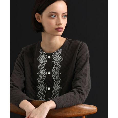 [^:25-71424]iʁjȎŕ҂ݏグɗDfށuȐڌvQ̐n̊Ԃɖȁi킽jAʏ̐ڌfނgłB\͖Ȃƃ|GXe邱ƂŌyA^ꂵɂ_炩ȑfނłBuhH[iboudoirjƂ́AtXŁuMwl̎vӖB̎Ԃyނ߂̃vCx[gȋԂŵŁAhJǏȂǂ̎yނ߂́uʂȕvƂĈĂ܂BuhH[̋Ԃ́Ǎ痣Agƌ߂̑؂ȏꏊBȃC[W\܂Btgɂ̓NXXeb`ŕ`_ȉԂ̎hJBFŎhJ邱ƂŏdvXA܂pbƖ邭؂₩Ɍ悤ɂ܂BhJ͏傫߂̌Ԃdlɂ邱ƂŁAhJɐG邱ƂCɂpĂ܂BVvȌ`炱hJfꒅɂȂĂ܂Bpcɂ͕֗ȃ|PbgACĂ킢EGXg{tłB